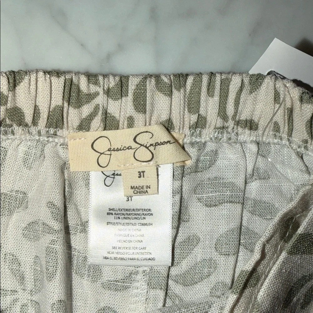 NWT Jessica Simpson Olive and Cream Floral Short Outfit 3Y